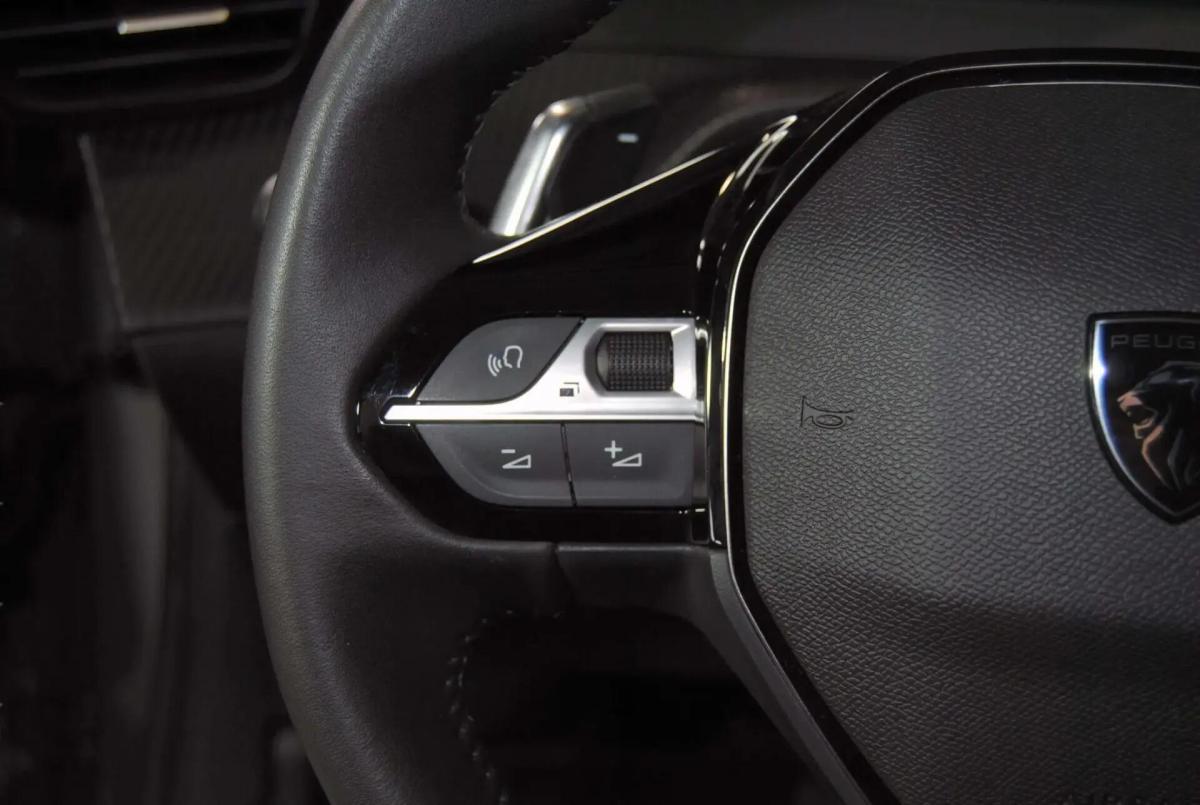 peugeot-208-2025-hibrido-a-gasolina-1199cc