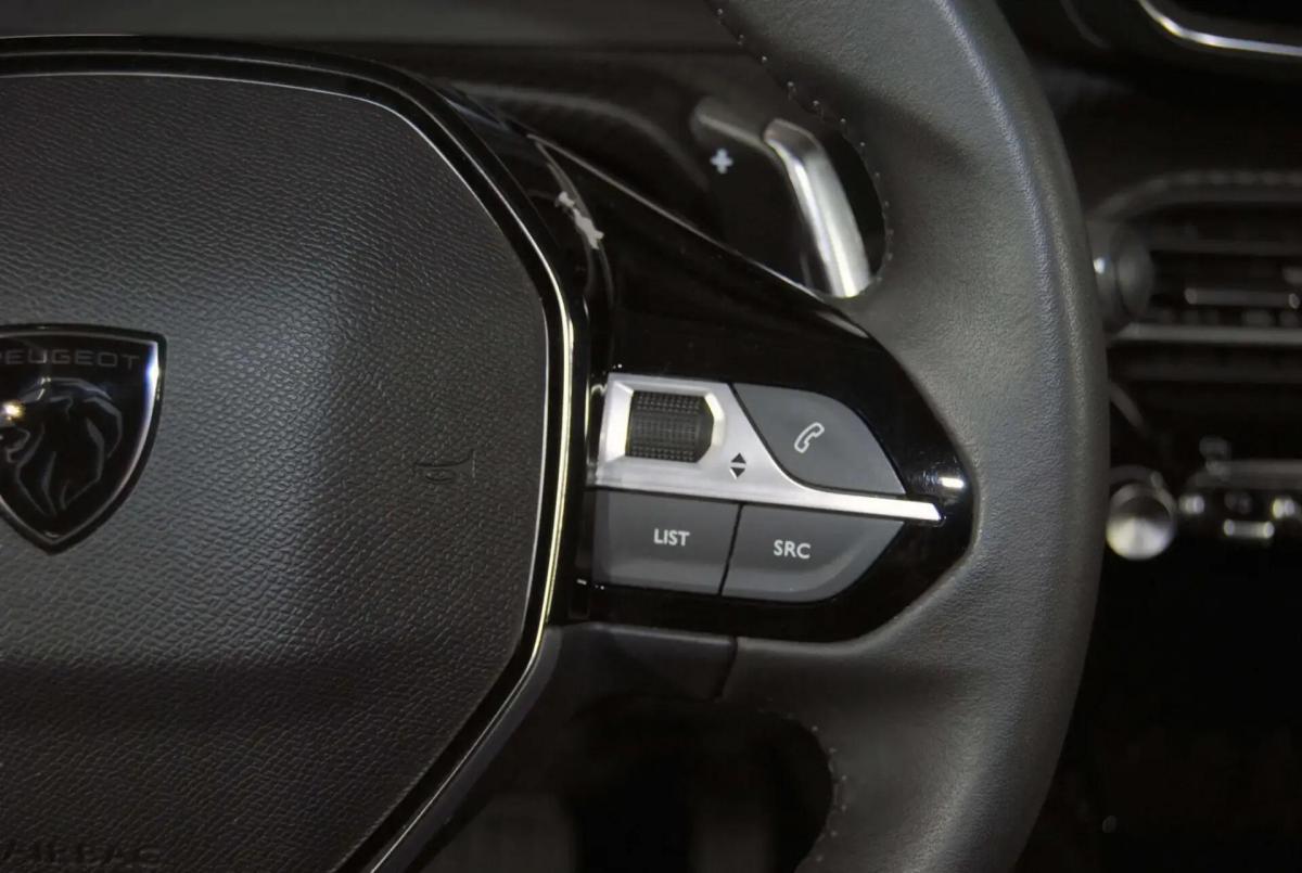 peugeot-208-2025-hibrido-a-gasolina-1199cc
