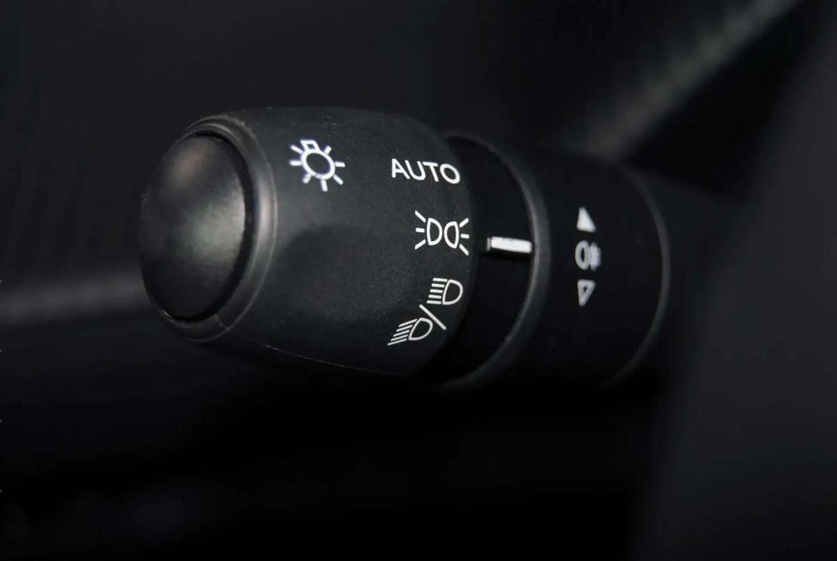 peugeot-208-2025-hibrido-a-gasolina-1199cc