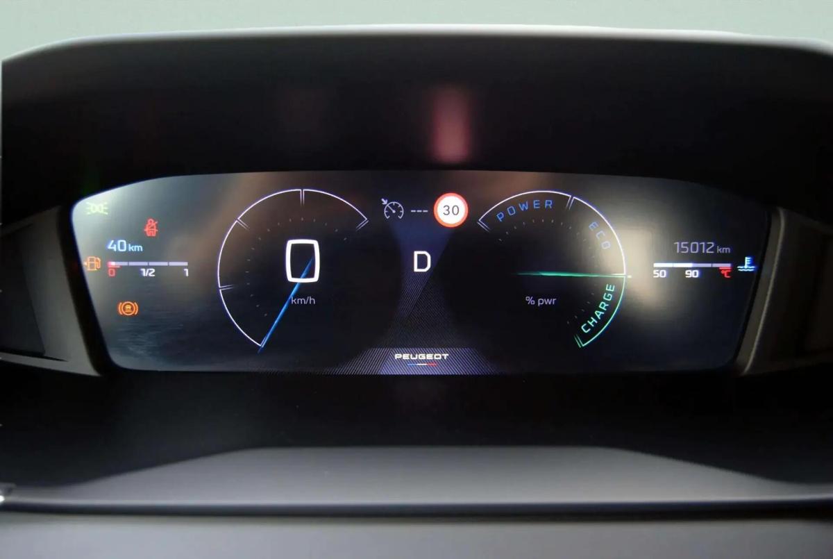 peugeot-208-2025-hibrido-a-gasolina-1199cc
