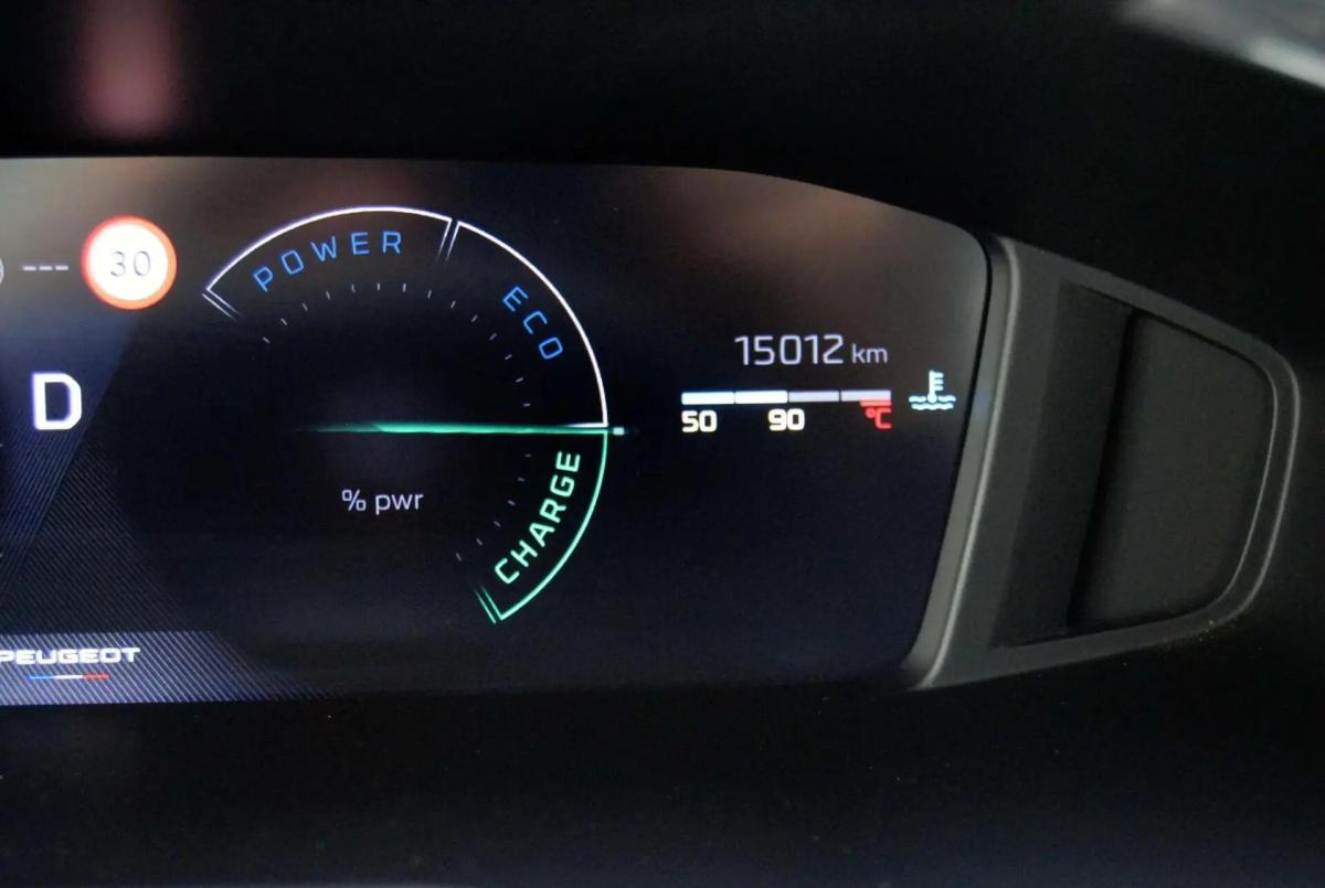 peugeot-208-2025-hibrido-a-gasolina-1199cc