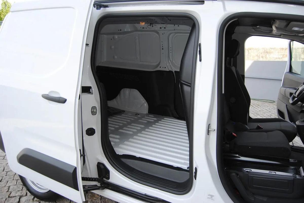 opel-combo-2025-diesel-1499cc