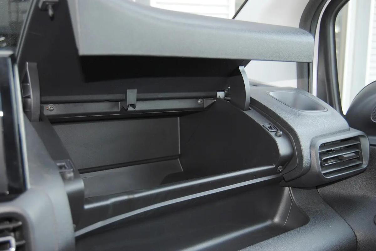 opel-combo-2025-diesel-1499cc