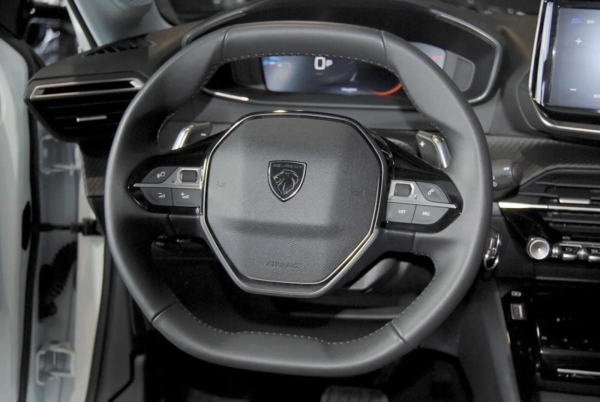 peugeot-208-2025-gasolina-1199cc