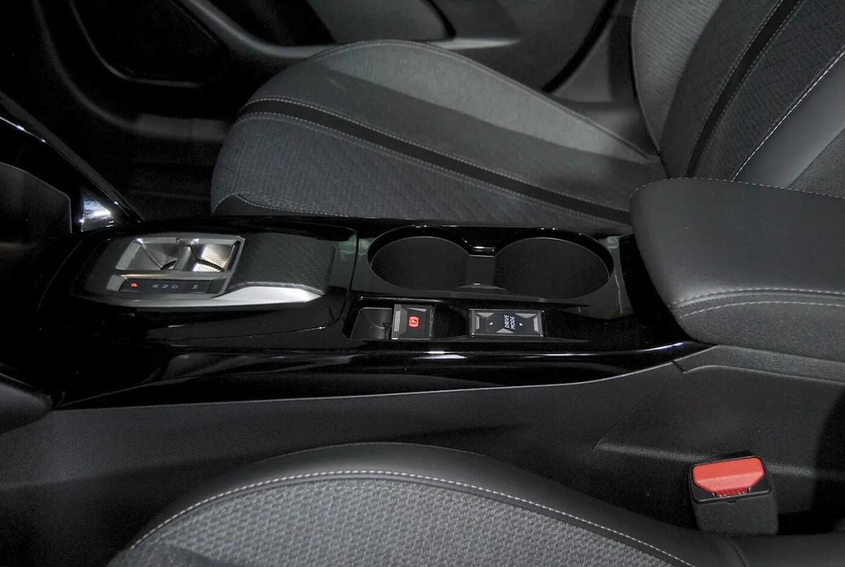 peugeot-208-2025-gasolina-1199cc