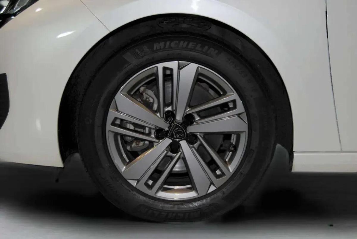peugeot-308-2022-diesel-1499cc
