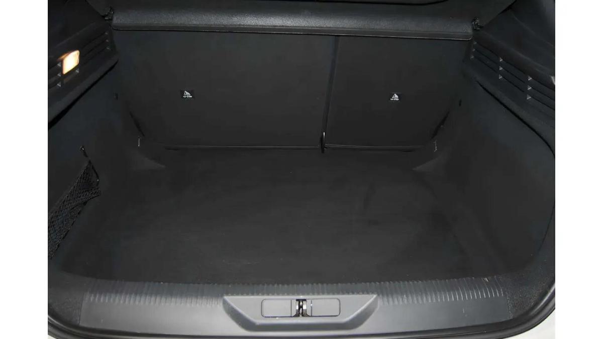 peugeot-308-2022-diesel-1499cc