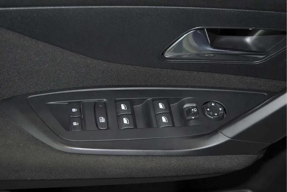 peugeot-308-2022-diesel-1499cc