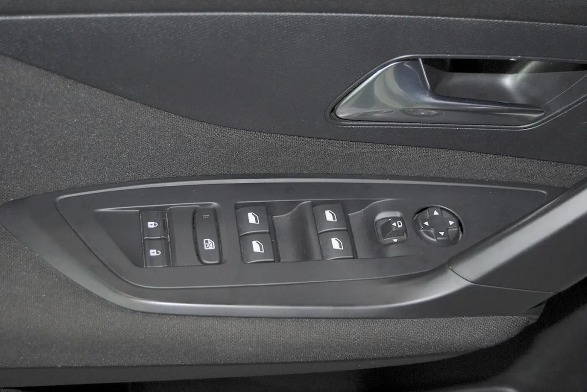peugeot-308-2022-diesel-1499cc