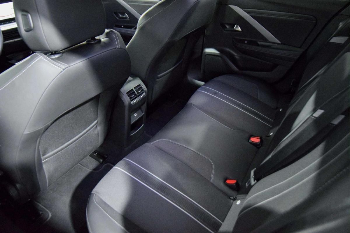 opel-astra-sport-tourer-2025-gasolina-1199cc