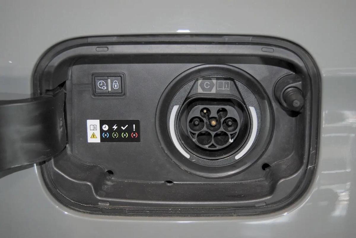 ds-ds-7-2023-hibrido-a-gasolina-1598cc