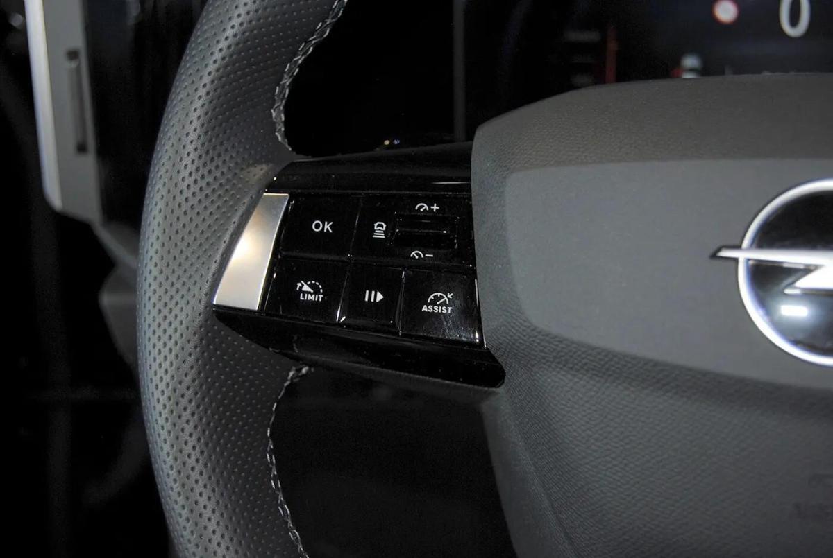 opel-astra-sport-tourer-2025-hibrido-a-gasolina-1199cc