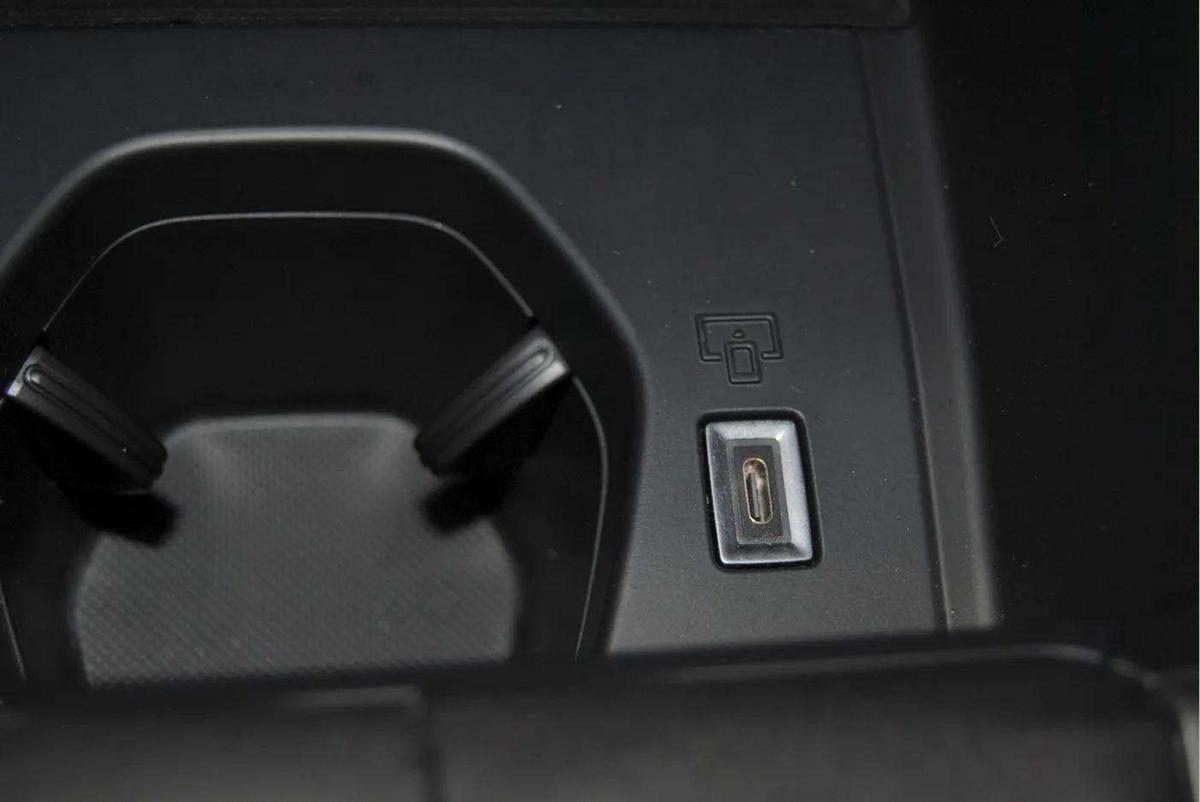 peugeot-308-2022-diesel-1499cc