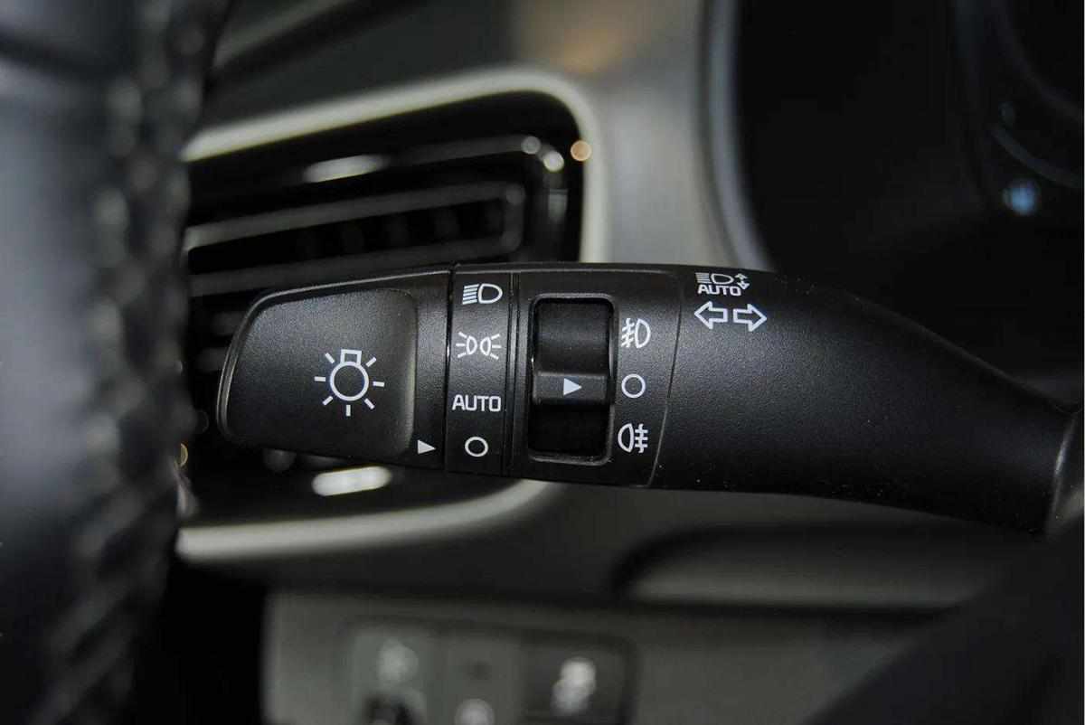 kia-stonic-2025-gasolina-998cc