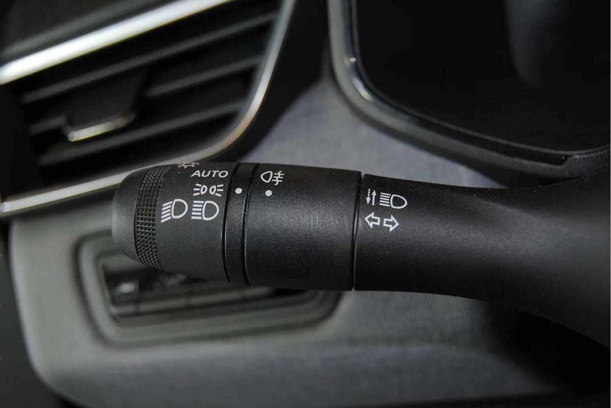 mitsubishi-colt-2024-gasolina-999cc