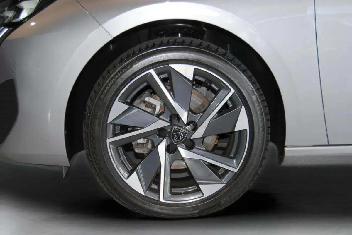 peugeot-308-2024-gasolina-1199cc