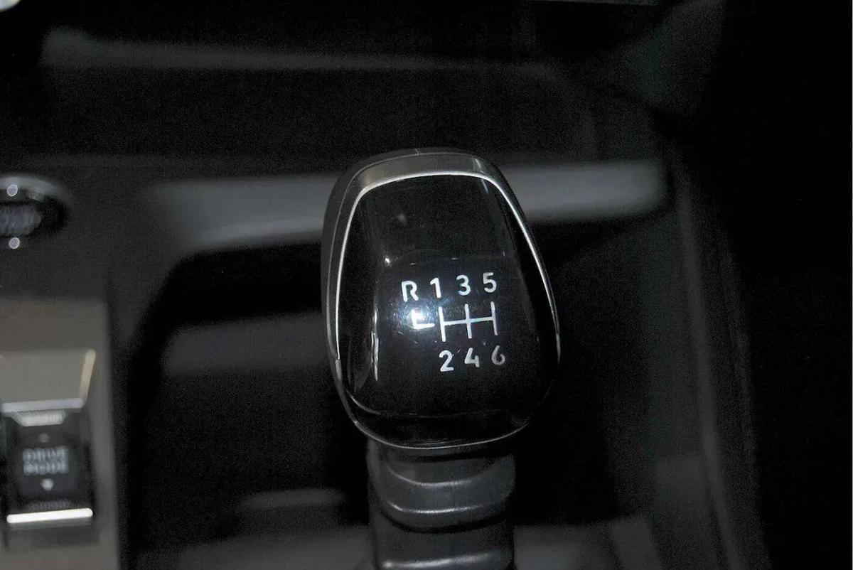 peugeot-308-2024-gasolina-1199cc