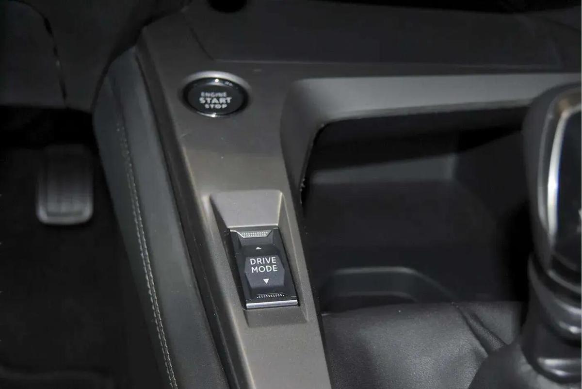 peugeot-308-2024-gasolina-1199cc