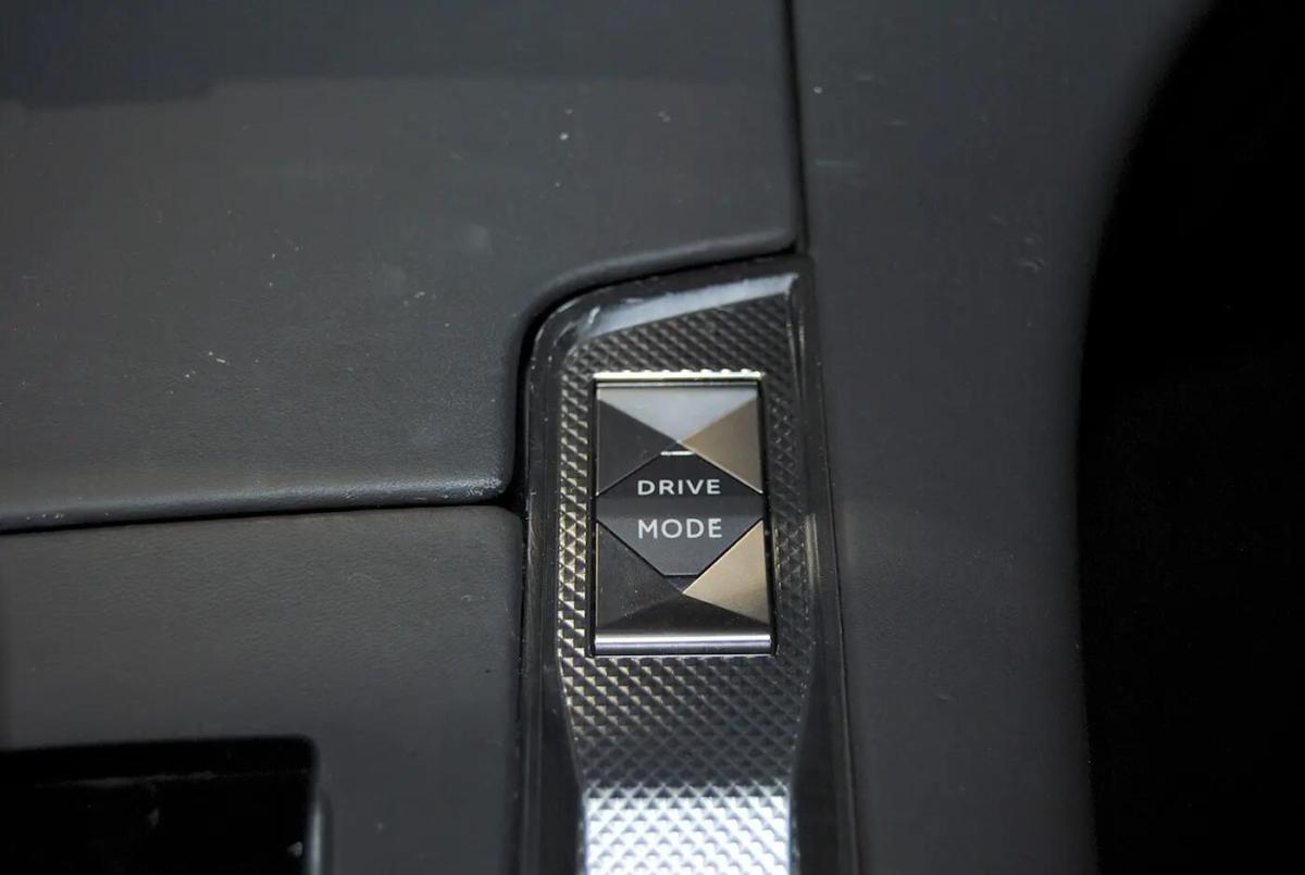 ds-ds-7-crossback-2021-hibrido-a-gasolina-1598cc