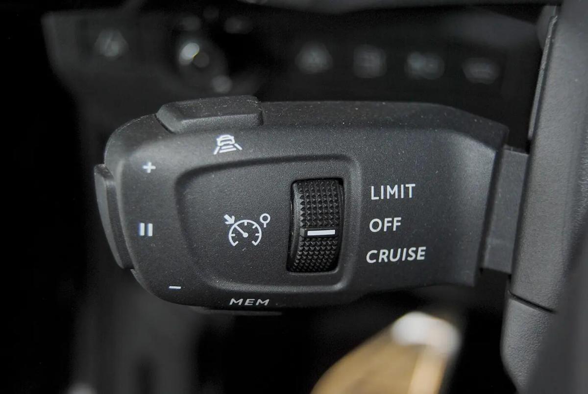 ds-ds-7-crossback-2021-hibrido-a-gasolina-1598cc