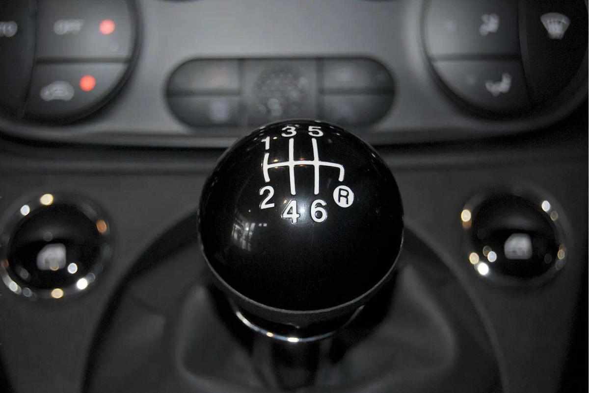 fiat-500c-2023-hibrido-a-gasolina-999cc