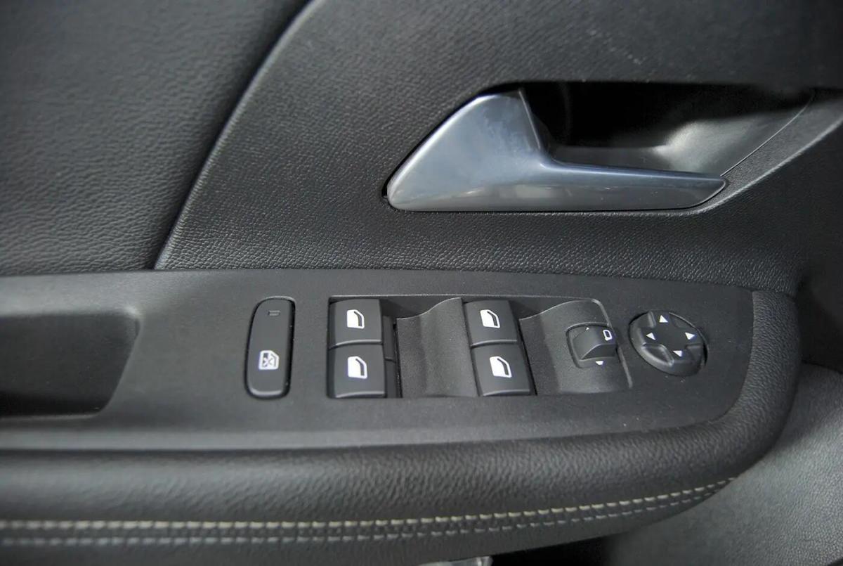 opel-mokka-2025-gasolina-1199cc
