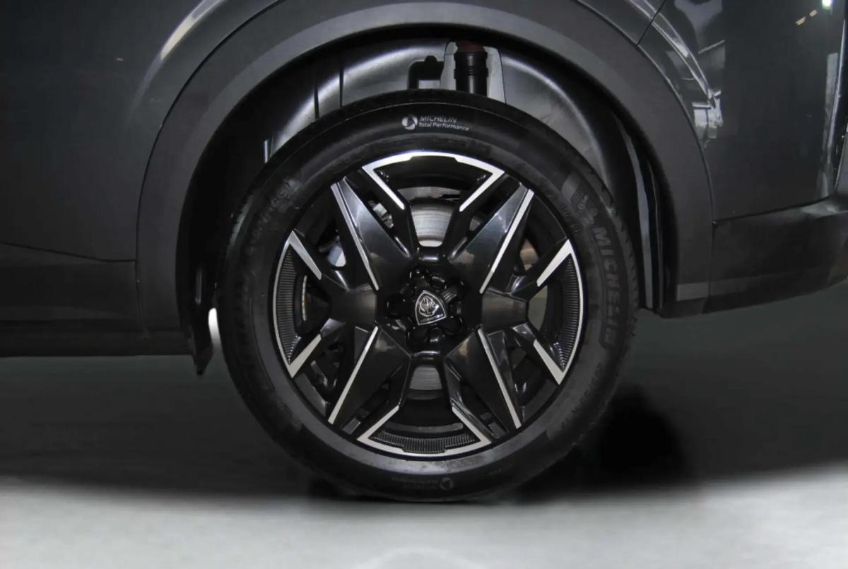peugeot-5008-2025-hibrido-a-gasolina-1199cc