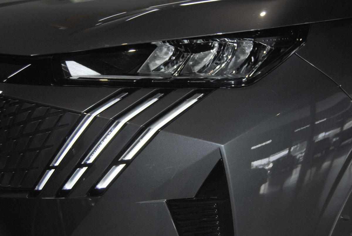 peugeot-5008-2025-hibrido-a-gasolina-1199cc