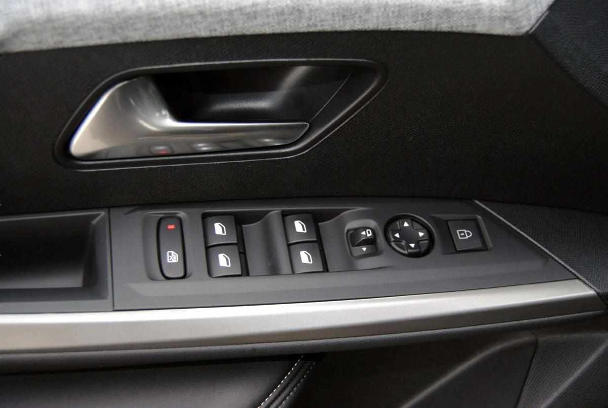peugeot-5008-2025-hibrido-a-gasolina-1199cc