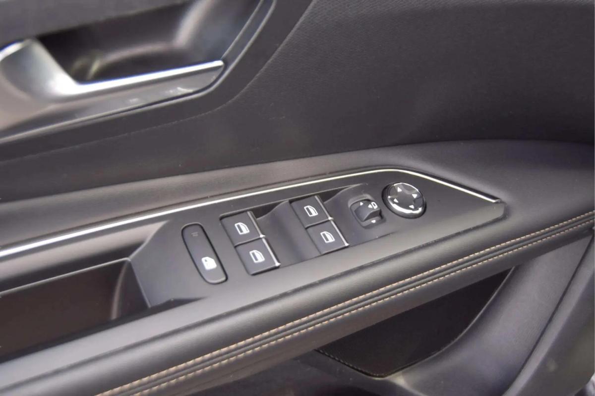 peugeot-3008-2025-hibrido-a-gasolina-1598cc