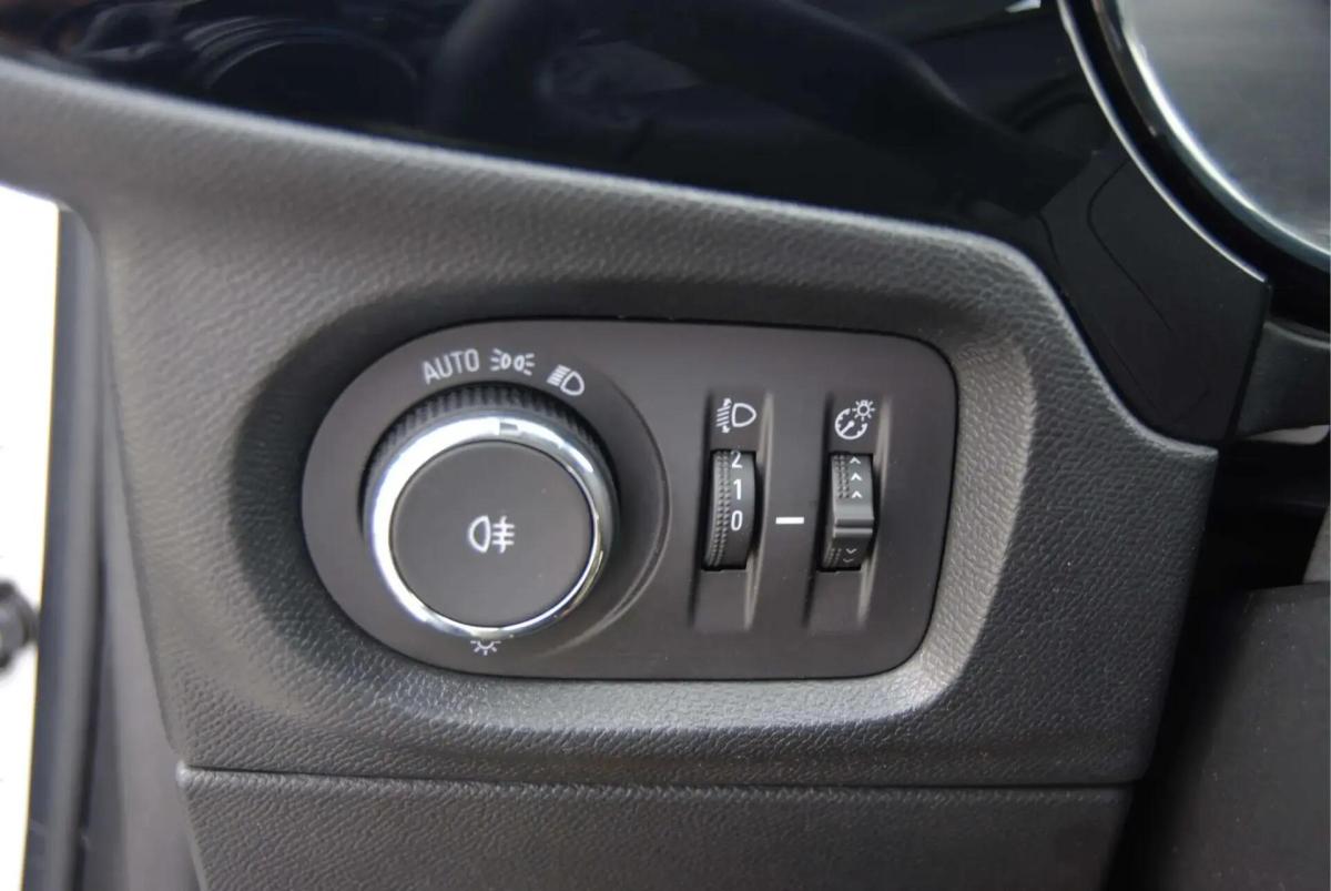opel-corsa-2023-gasolina-1199cc