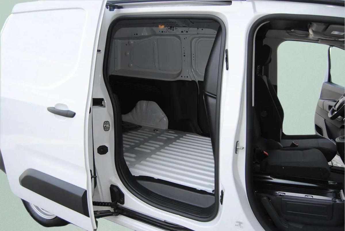 opel-combo-2025-diesel-1499cc