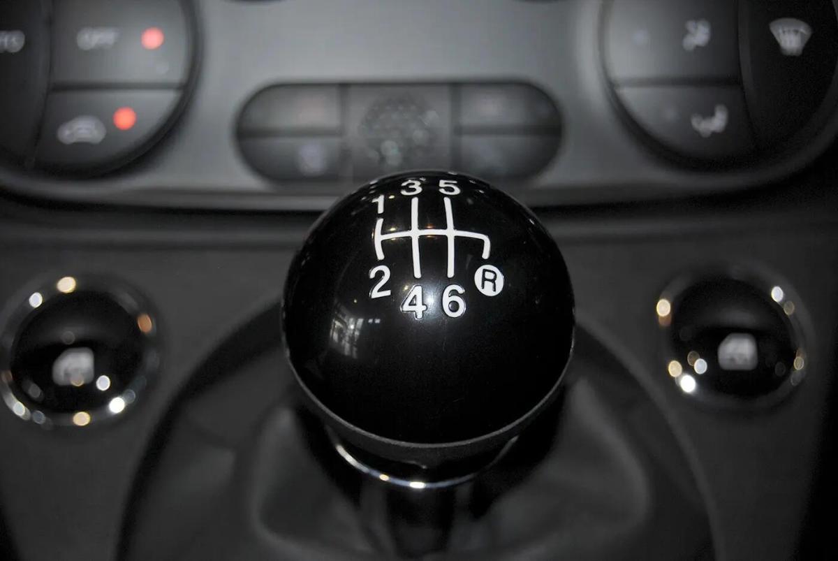 fiat-500c-2023-hibrido-a-gasolina-999cc