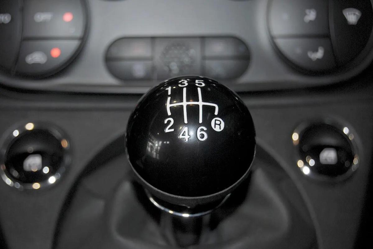 fiat-500c-2023-hibrido-a-gasolina-999cc