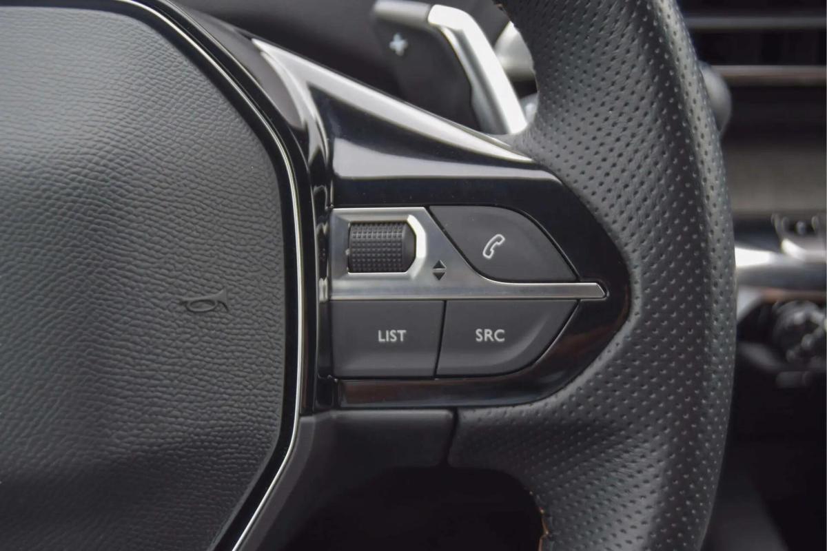 peugeot-3008-2023-hibrido-a-gasolina-1598cc