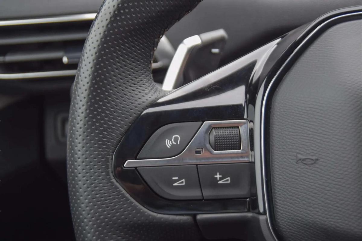 peugeot-3008-2023-hibrido-a-gasolina-1598cc
