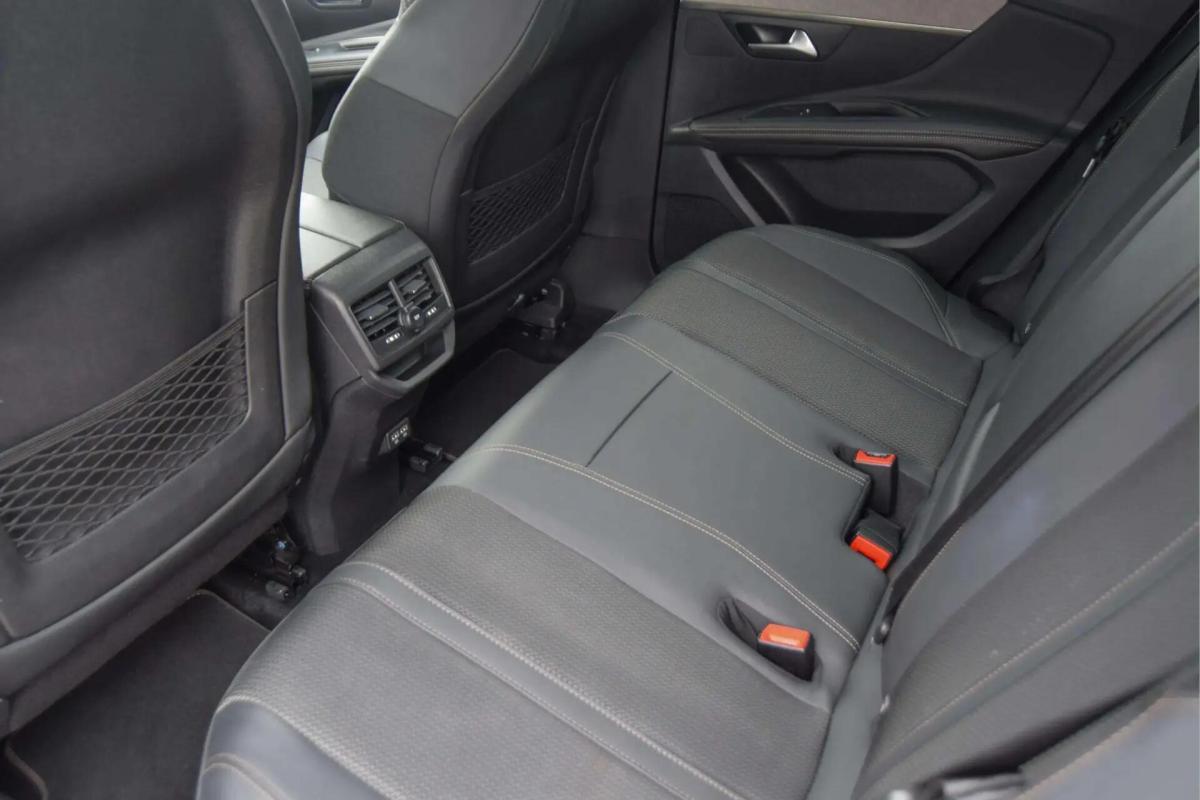 peugeot-3008-2023-hibrido-a-gasolina-1598cc