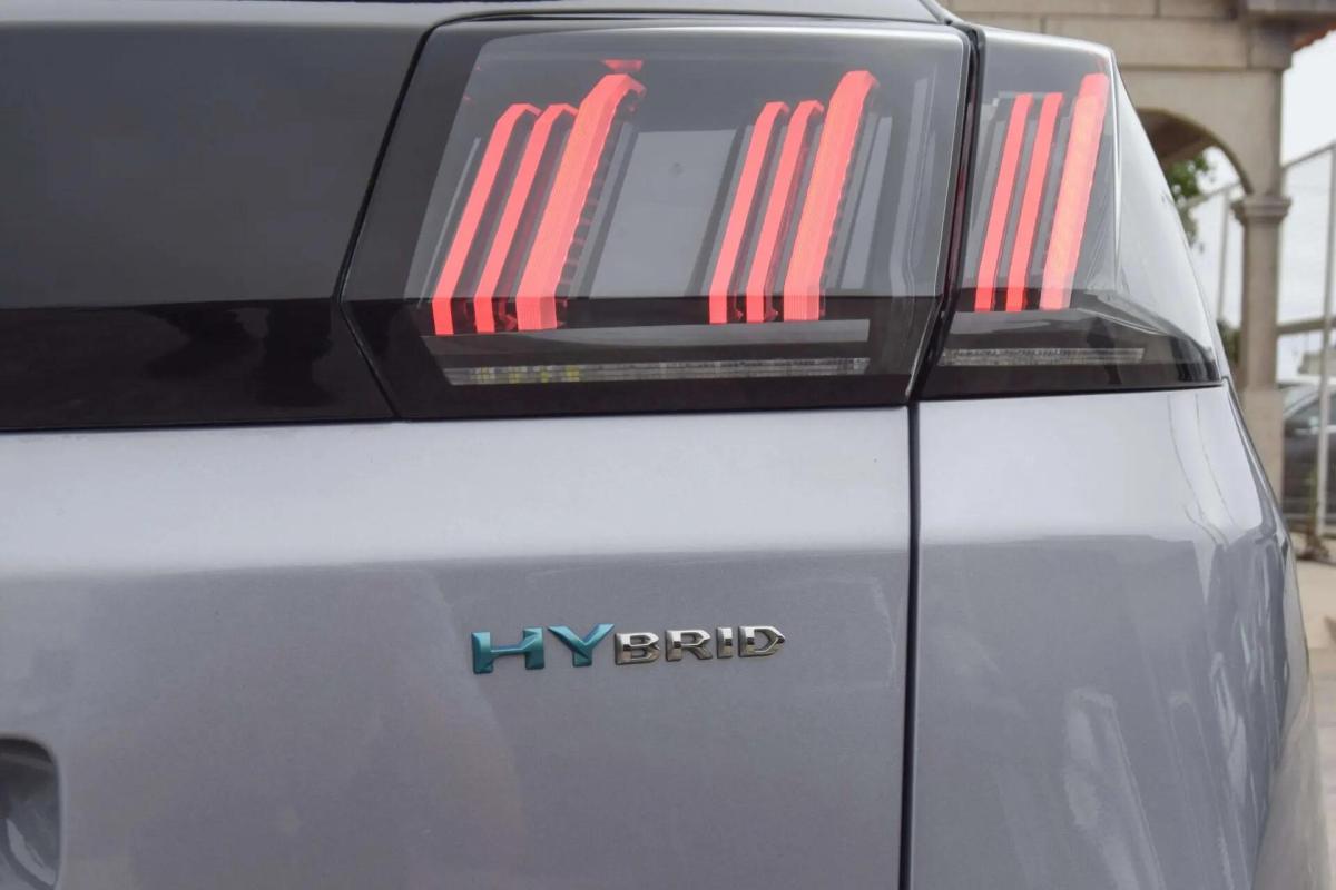 peugeot-3008-2023-hibrido-a-gasolina-1598cc