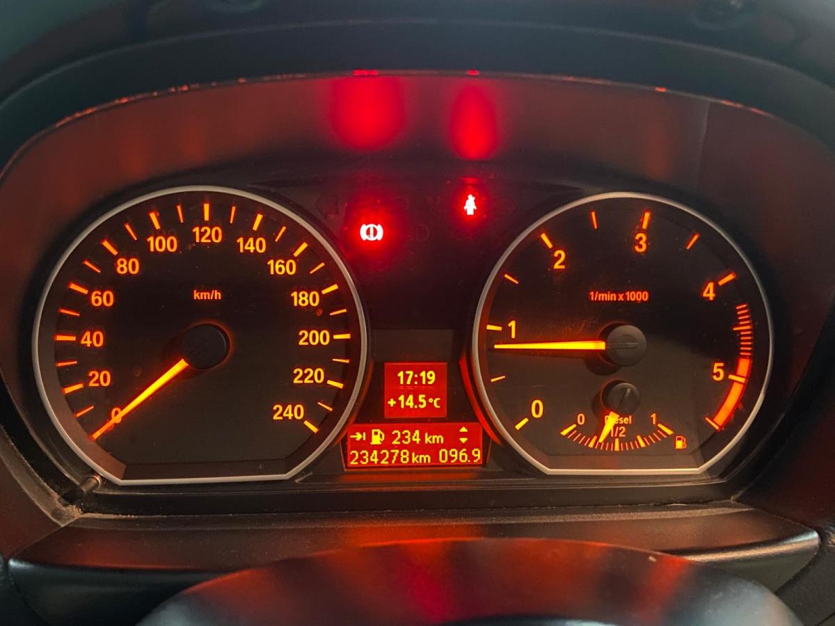 bmw-serie-1-2011-diesel-1598cc