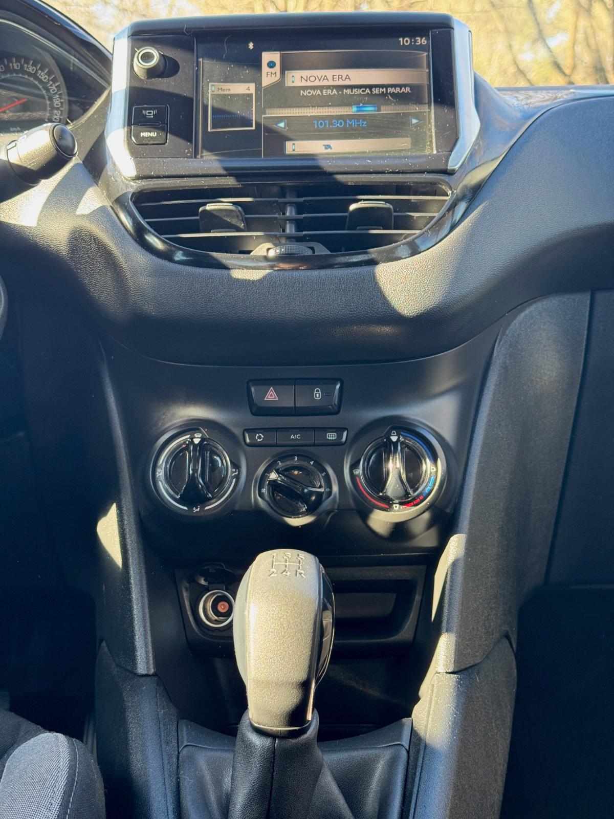 peugeot-208-2013-gasolina-1199cc