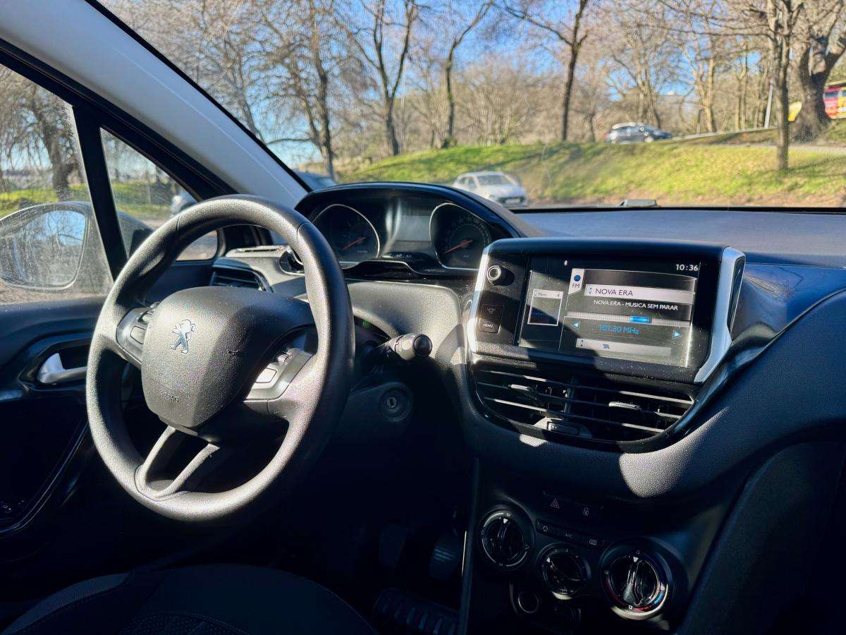 peugeot-208-2013-gasolina-1199cc