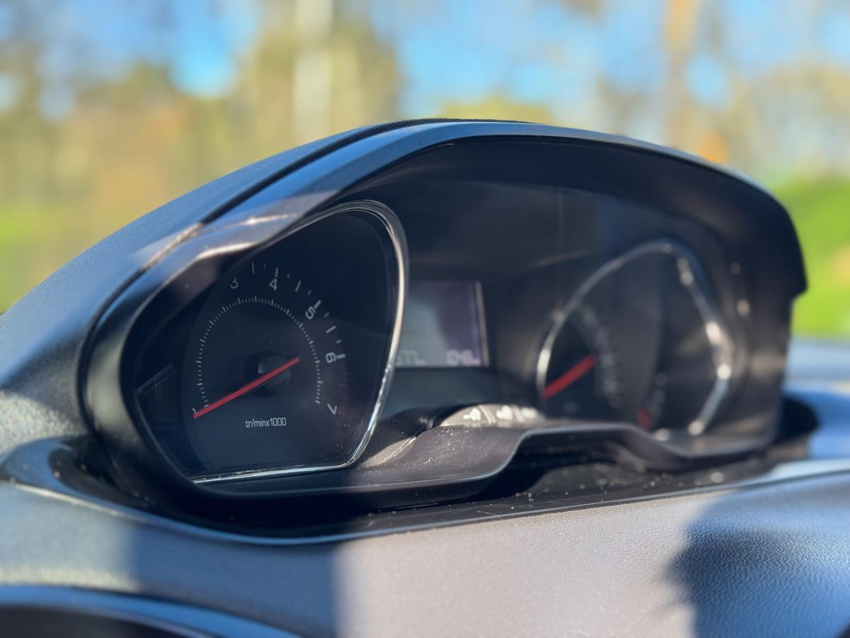 peugeot-208-2013-gasolina-1199cc