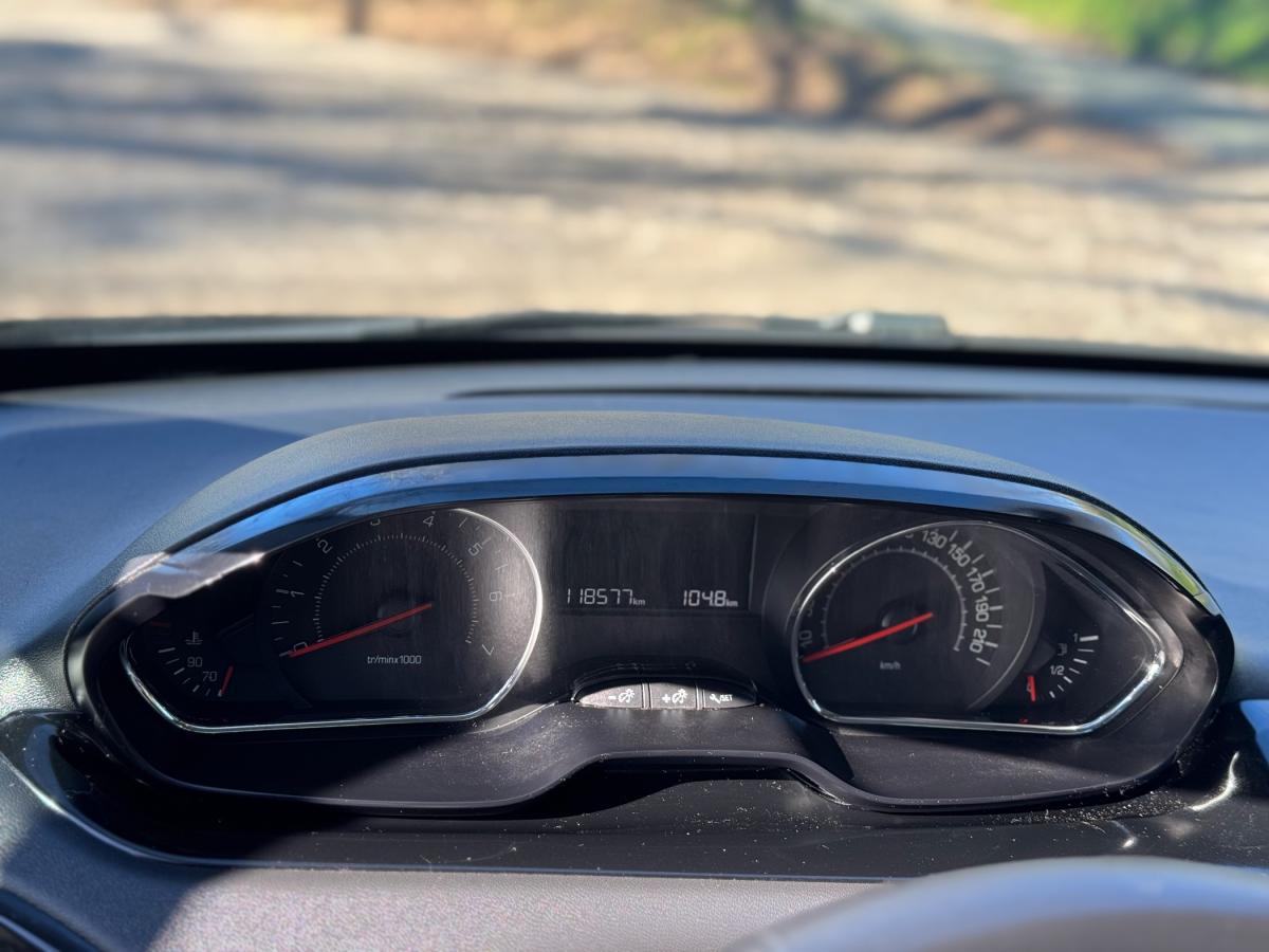 peugeot-208-2013-gasolina-1199cc