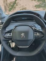 peugeot-2008-2021-eletrico-50cc
