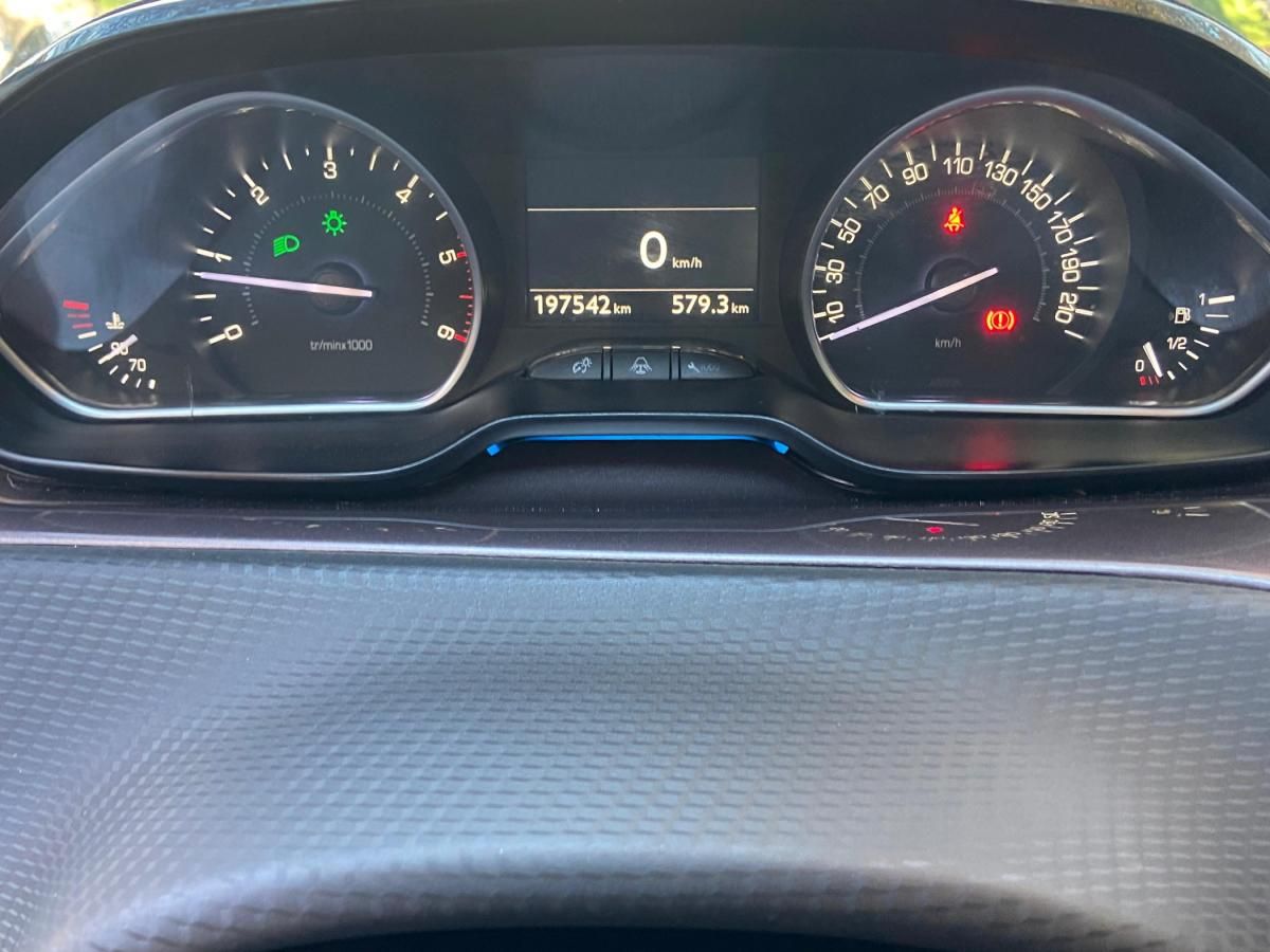 peugeot-2008-2014-diesel-1560cc