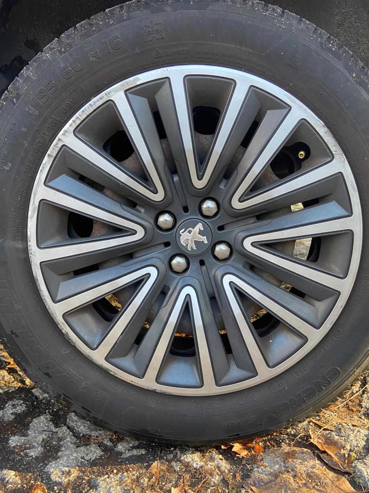 peugeot-2008-2014-diesel-1560cc