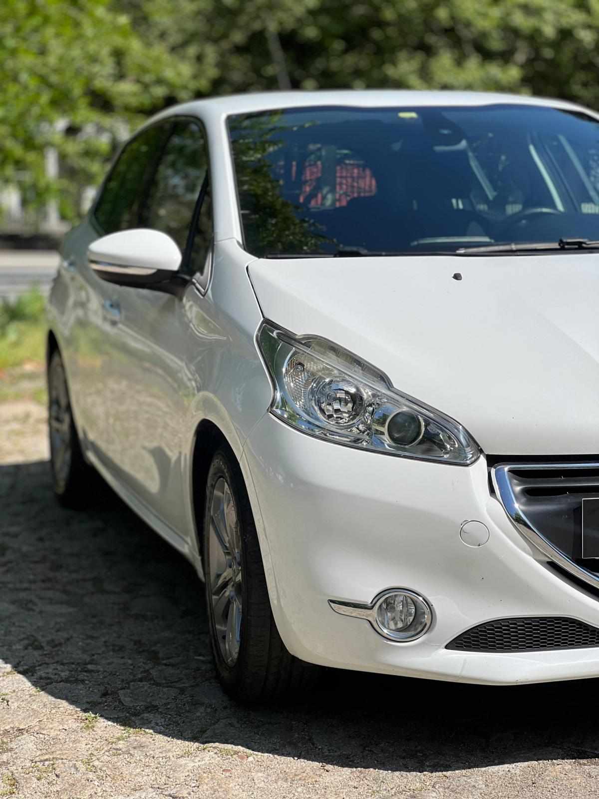 peugeot-208-2013-gasolina-1199cc
