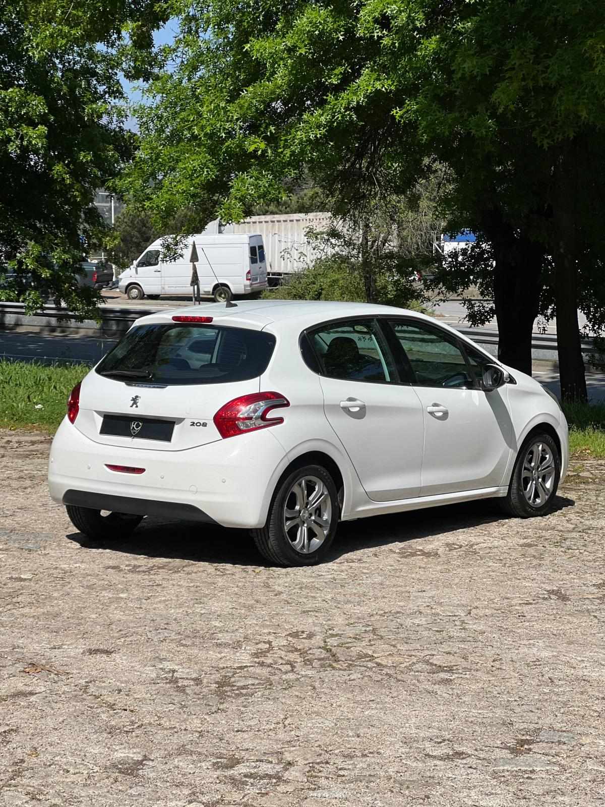 peugeot-208-2013-gasolina-1199cc