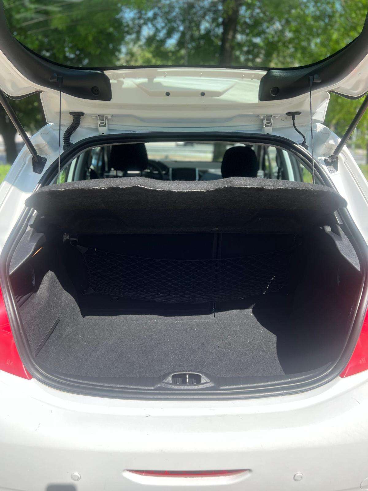 peugeot-208-2013-gasolina-1199cc