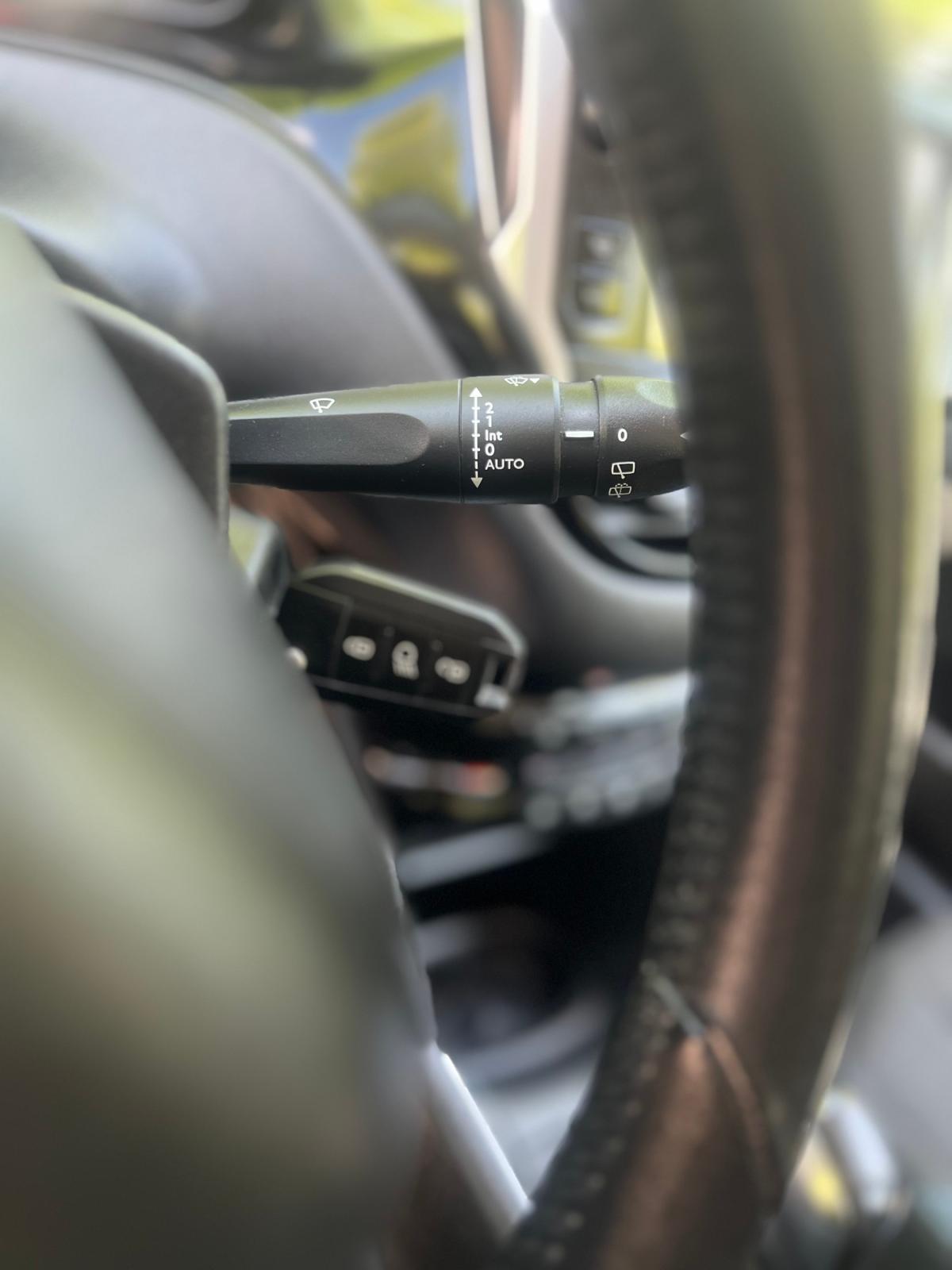 peugeot-208-2013-gasolina-1199cc